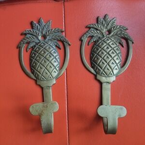 Vintage The Cook's Bazaar Taiwan Brass Pineaplle Wall Hooks Pair 4.5" Hangers